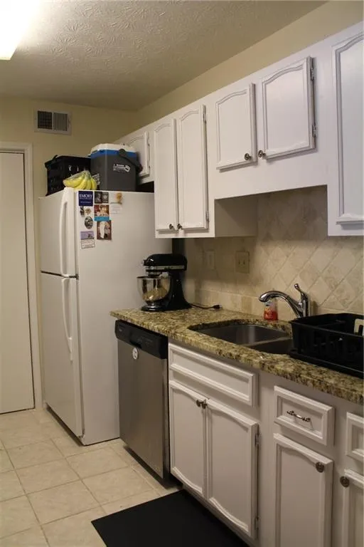 901 Natchez Trace, Sandy Springs, Georgia 30350, 2 Bedrooms Bedrooms, ,2 BathroomsBathrooms,Residential,Sold,901 Natchez Trace,5693120