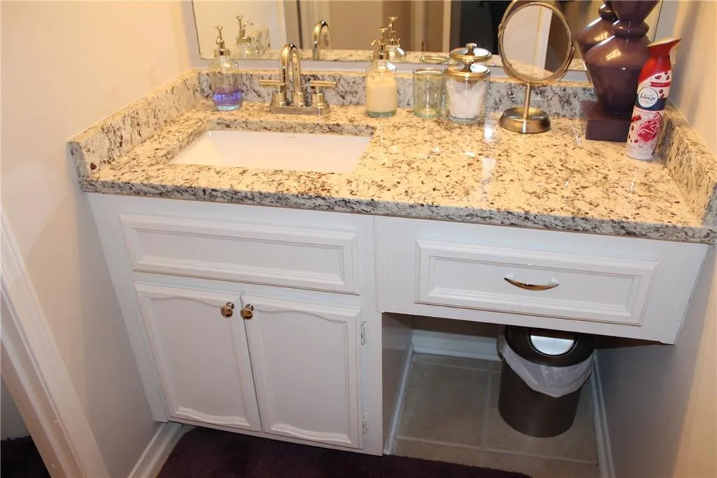 901 Natchez Trace, Sandy Springs, Georgia 30350, 2 Bedrooms Bedrooms, ,2 BathroomsBathrooms,Residential,Sold,901 Natchez Trace,5693120