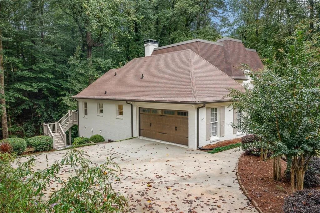 8120 Tynecastle Drive, Sandy Springs, Georgia 30350, 4 Bedrooms Bedrooms, ,3 BathroomsBathrooms,Residential,Sold,8120 Tynecastle Drive,6948274