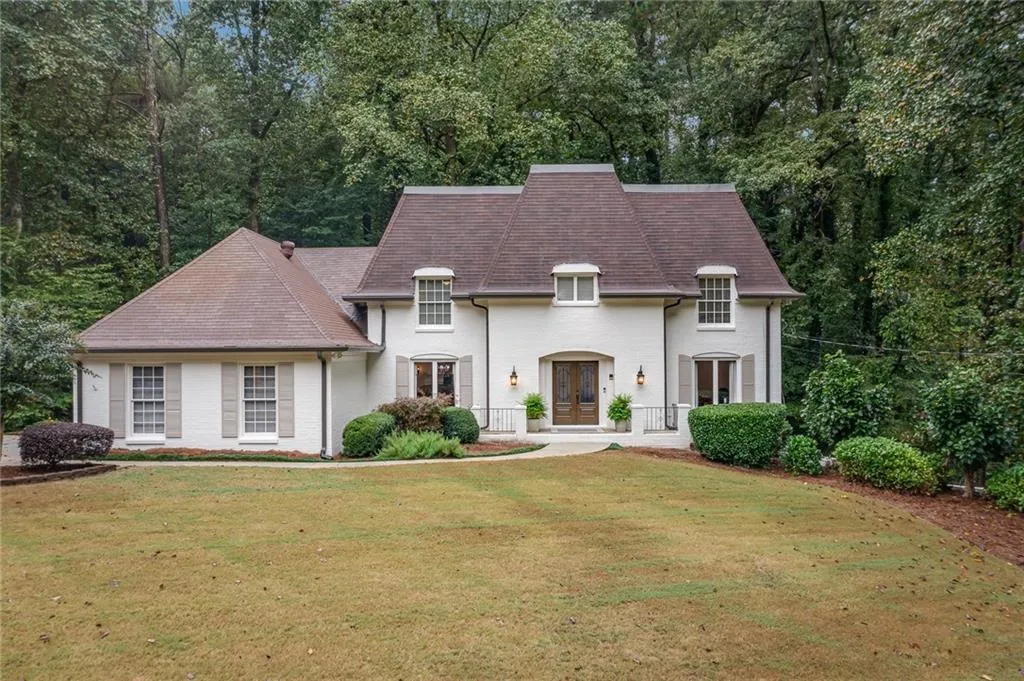 8120 Tynecastle Drive, Sandy Springs, Georgia 30350, 4 Bedrooms Bedrooms, ,3 BathroomsBathrooms,Residential,Sold,8120 Tynecastle Drive,6948274