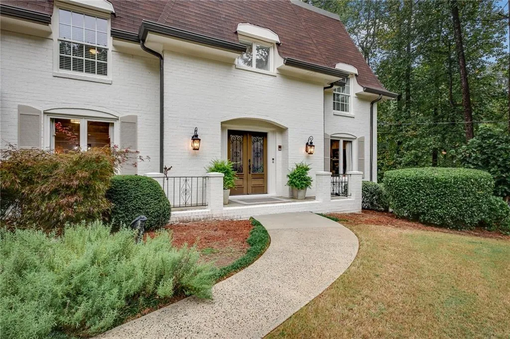 8120 Tynecastle Drive, Sandy Springs, Georgia 30350, 4 Bedrooms Bedrooms, ,3 BathroomsBathrooms,Residential,Sold,8120 Tynecastle Drive,6948274