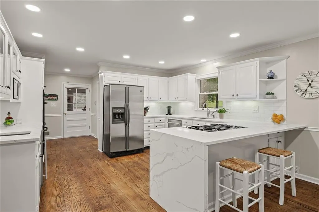 8120 Tynecastle Drive, Sandy Springs, Georgia 30350, 4 Bedrooms Bedrooms, ,3 BathroomsBathrooms,Residential,Sold,8120 Tynecastle Drive,6948274