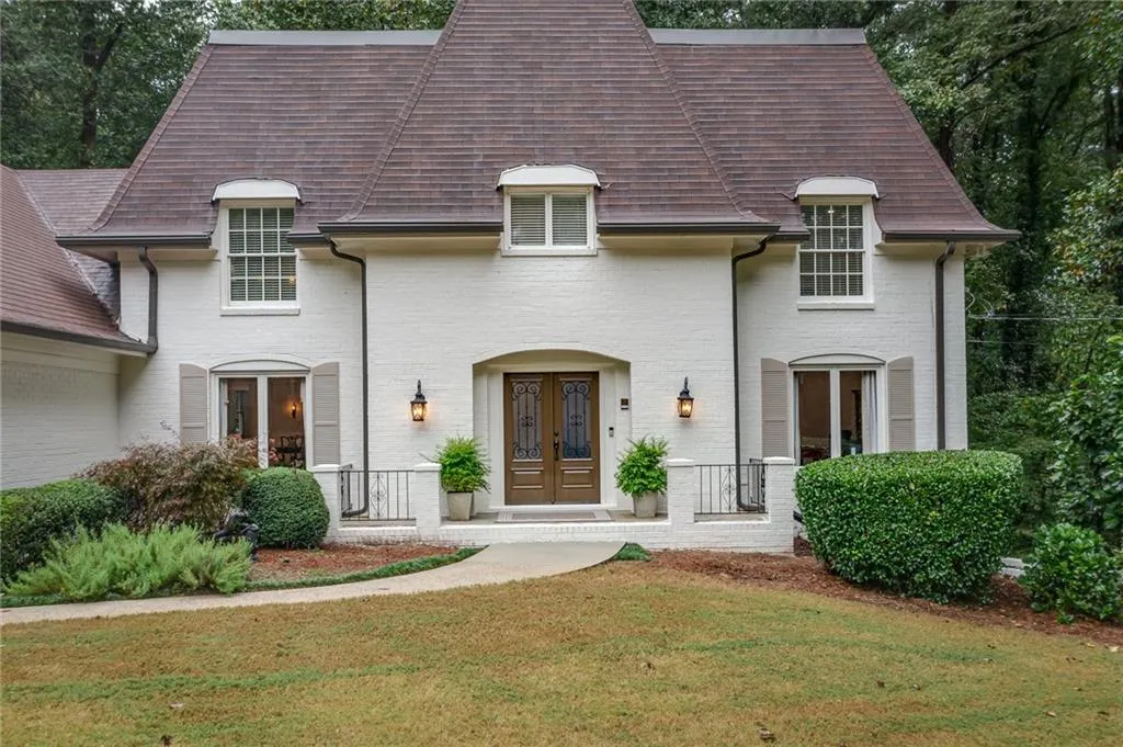 8120 Tynecastle Drive, Sandy Springs, Georgia 30350, 4 Bedrooms Bedrooms, ,3 BathroomsBathrooms,Residential,Sold,8120 Tynecastle Drive,6948274