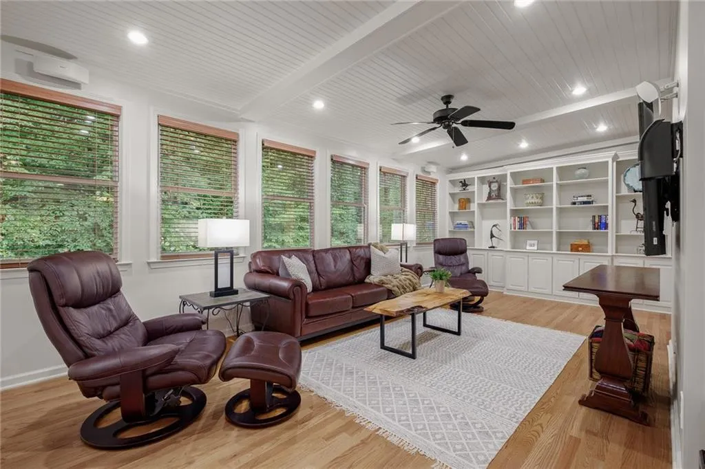 8120 Tynecastle Drive, Sandy Springs, Georgia 30350, 4 Bedrooms Bedrooms, ,3 BathroomsBathrooms,Residential,Sold,8120 Tynecastle Drive,6948274