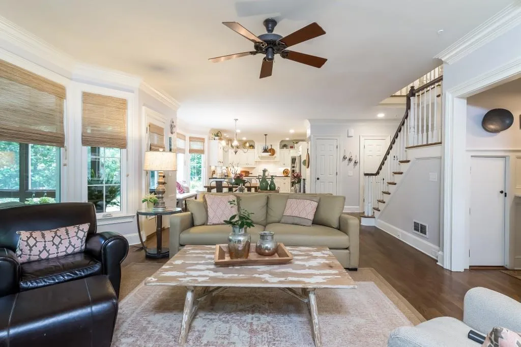 145 Woodchase Court Ne, Atlanta, Georgia 30319, 3 Bedrooms Bedrooms, ,3 BathroomsBathrooms,Residential,Sold,145 Woodchase Court Ne,6035595