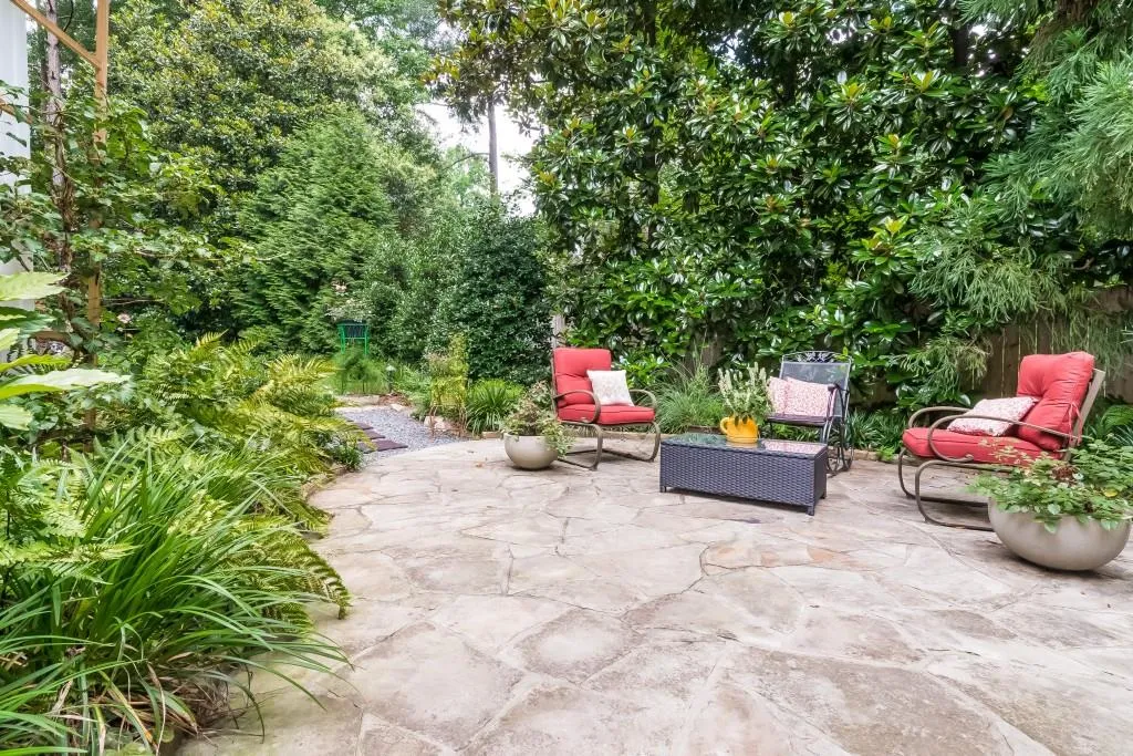 145 Woodchase Court Ne, Atlanta, Georgia 30319, 3 Bedrooms Bedrooms, ,3 BathroomsBathrooms,Residential,Sold,145 Woodchase Court Ne,6035595