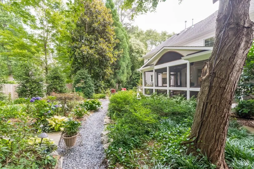 145 Woodchase Court Ne, Atlanta, Georgia 30319, 3 Bedrooms Bedrooms, ,3 BathroomsBathrooms,Residential,Sold,145 Woodchase Court Ne,6035595