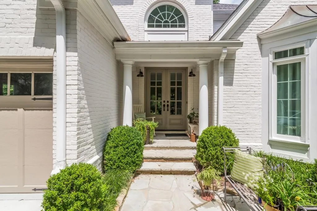145 Woodchase Court Ne, Atlanta, Georgia 30319, 3 Bedrooms Bedrooms, ,3 BathroomsBathrooms,Residential,Sold,145 Woodchase Court Ne,6035595