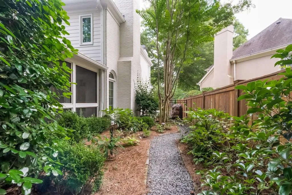 145 Woodchase Court Ne, Atlanta, Georgia 30319, 3 Bedrooms Bedrooms, ,3 BathroomsBathrooms,Residential,Sold,145 Woodchase Court Ne,6035595