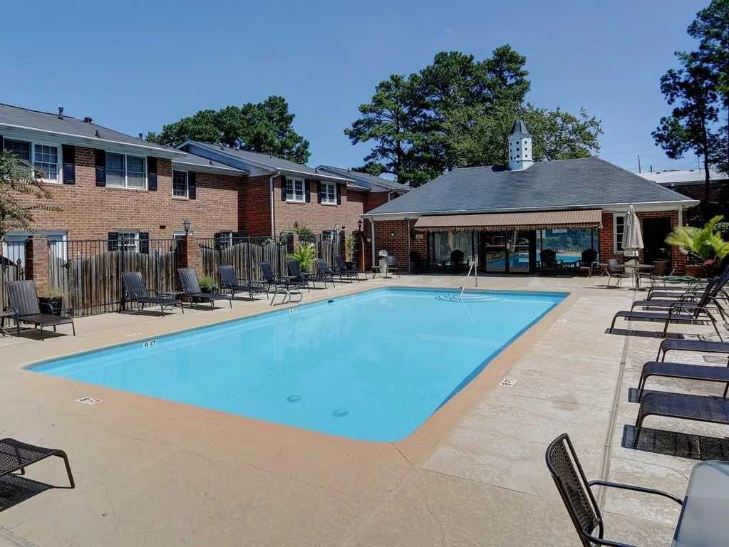 6520 Roswell Road Unit 70, Sandy Springs, Georgia 30328, 2 Bedrooms Bedrooms, ,1 BathroomBathrooms,Residential,Sold,6520 Roswell Road Unit 70,5907614