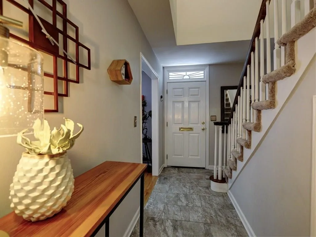 6520 Roswell Road Unit 70, Sandy Springs, Georgia 30328, 2 Bedrooms Bedrooms, ,1 BathroomBathrooms,Residential,Sold,6520 Roswell Road Unit 70,5907614