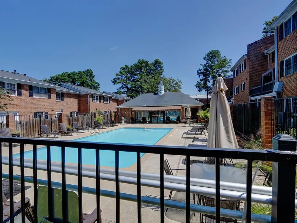 6520 Roswell Road Unit 70, Sandy Springs, Georgia 30328, 2 Bedrooms Bedrooms, ,1 BathroomBathrooms,Residential,Sold,6520 Roswell Road Unit 70,5907614