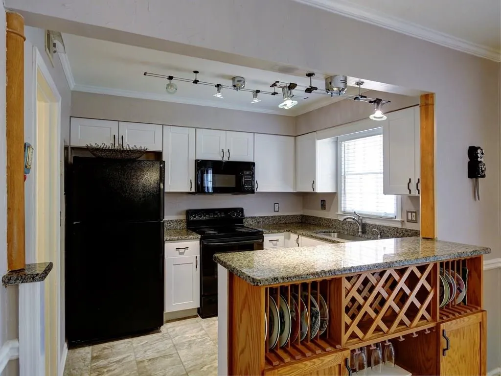 6520 Roswell Road Unit 70, Sandy Springs, Georgia 30328, 2 Bedrooms Bedrooms, ,1 BathroomBathrooms,Residential,Sold,6520 Roswell Road Unit 70,5907614