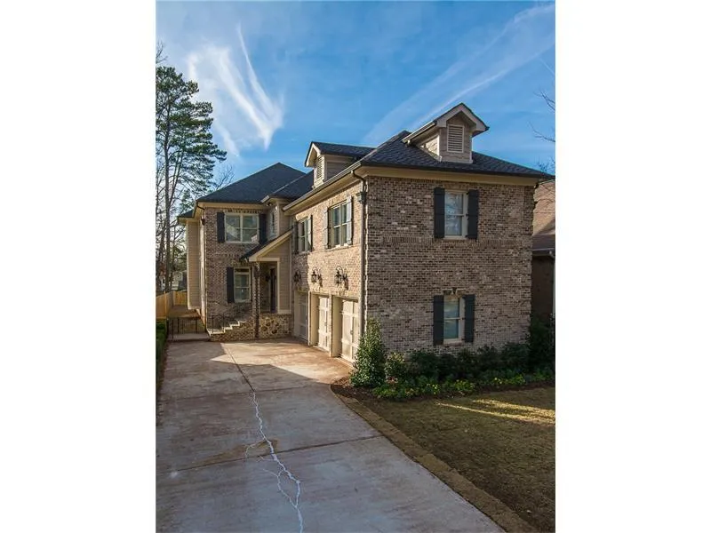 3172 Silver Lake Drive Ne, Brookhaven, Georgia 30319, 6 Bedrooms Bedrooms, ,6 BathroomsBathrooms,Residential,Sold,3172 Silver Lake Drive Ne,5842824