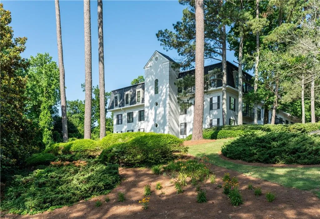 1105 Pine Heights Drive Ne, Atlanta, Georgia 30324, 2 Bedrooms Bedrooms, ,2 BathroomsBathrooms,Residential,For Sale,1105 Pine Heights Drive Ne,7628777