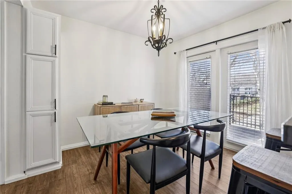 6940 Roswell Road Unit A21, Atlanta, Georgia 30328, 2 Bedrooms Bedrooms, ,1 BathroomBathrooms,Residential,For Sale,6940 Roswell Road Unit A21,7705972