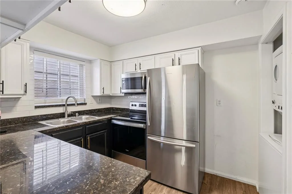 6940 Roswell Road Unit A21, Atlanta, Georgia 30328, 2 Bedrooms Bedrooms, ,1 BathroomBathrooms,Residential,For Sale,6940 Roswell Road Unit A21,7705972