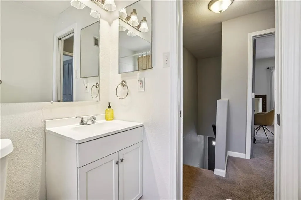 6940 Roswell Road Unit A21, Atlanta, Georgia 30328, 2 Bedrooms Bedrooms, ,1 BathroomBathrooms,Residential,For Sale,6940 Roswell Road Unit A21,7705972