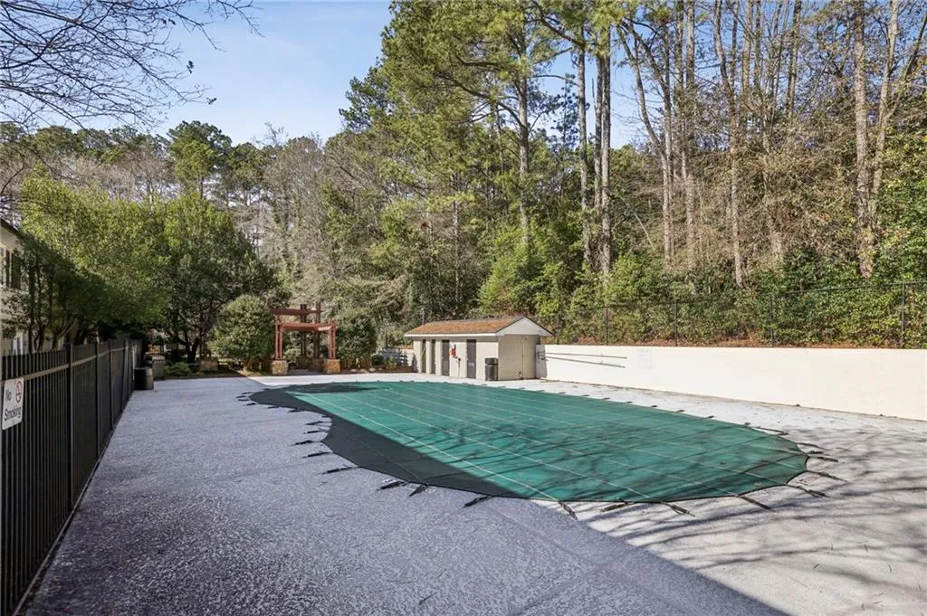 6940 Roswell Road Unit A21, Atlanta, Georgia 30328, 2 Bedrooms Bedrooms, ,1 BathroomBathrooms,Residential,For Sale,6940 Roswell Road Unit A21,7705972