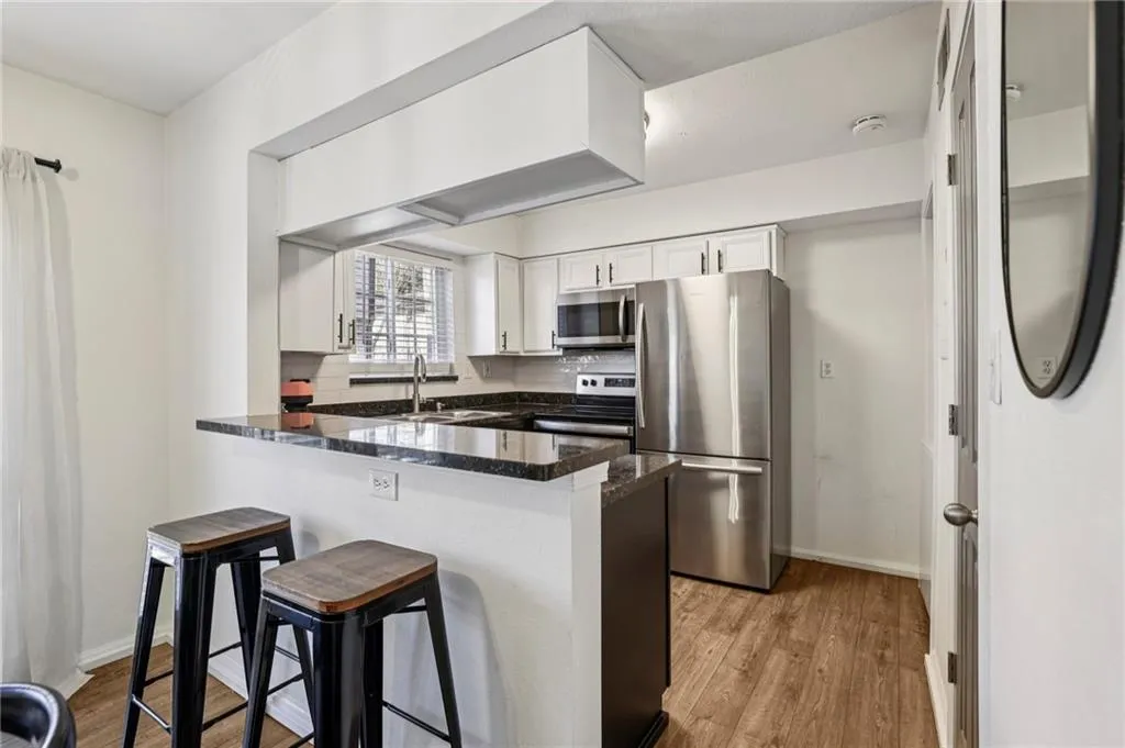 6940 Roswell Road Unit A21, Atlanta, Georgia 30328, 2 Bedrooms Bedrooms, ,1 BathroomBathrooms,Residential,For Sale,6940 Roswell Road Unit A21,7705972