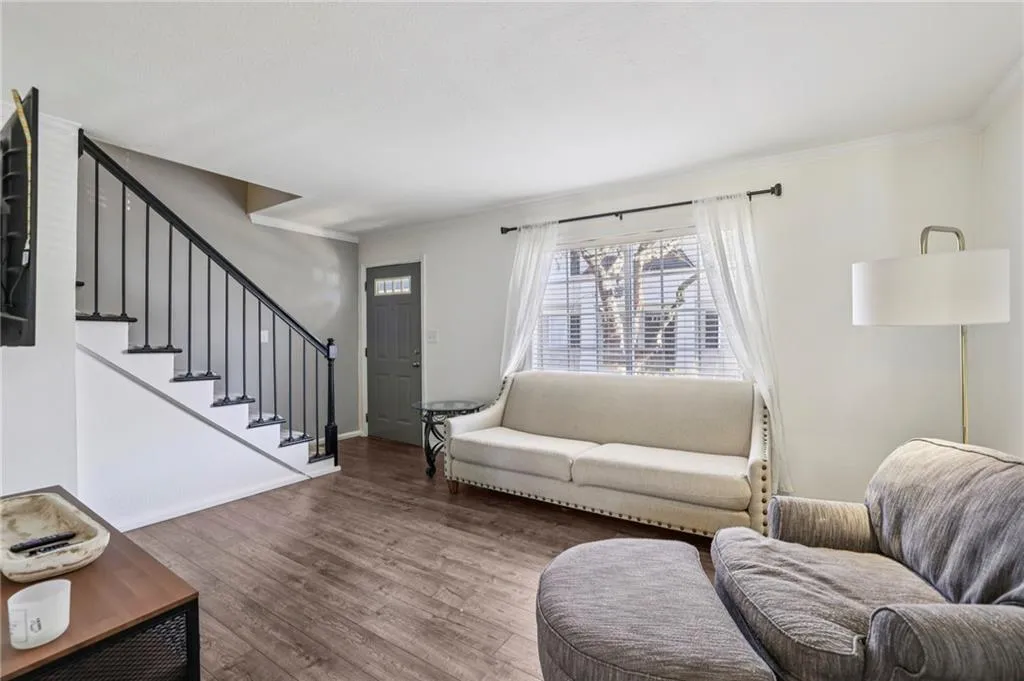 6940 Roswell Road Unit A21, Atlanta, Georgia 30328, 2 Bedrooms Bedrooms, ,1 BathroomBathrooms,Residential,For Sale,6940 Roswell Road Unit A21,7705972