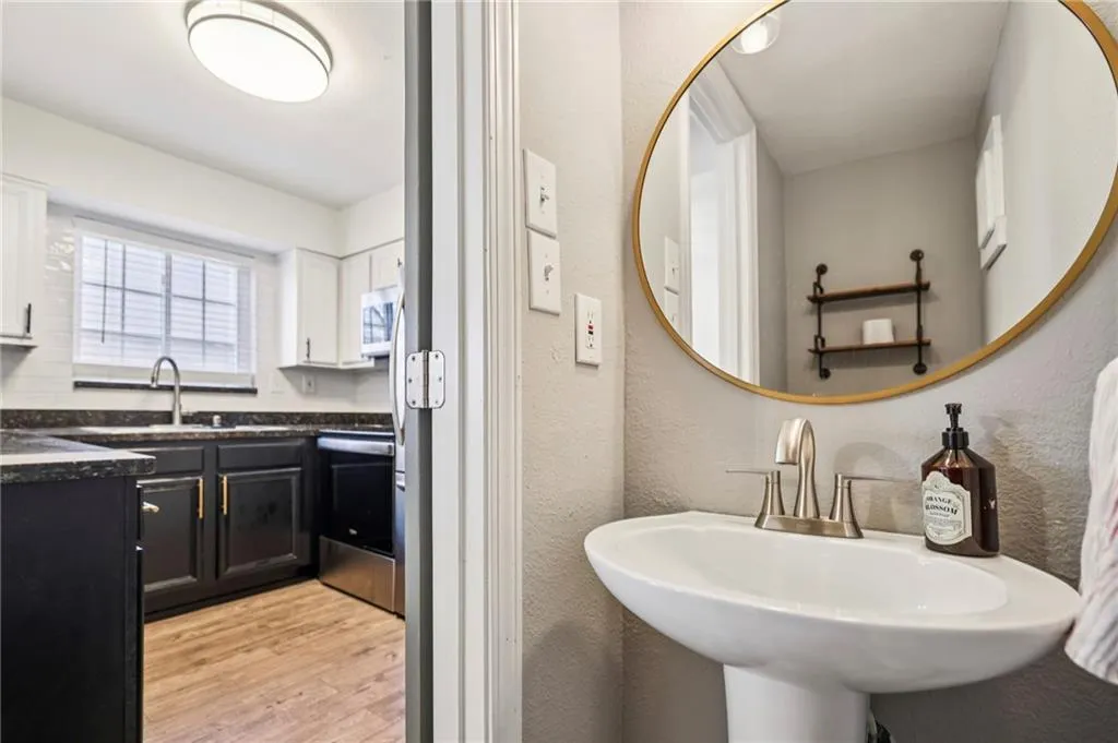 6940 Roswell Road Unit A21, Atlanta, Georgia 30328, 2 Bedrooms Bedrooms, ,1 BathroomBathrooms,Residential,For Sale,6940 Roswell Road Unit A21,7705972
