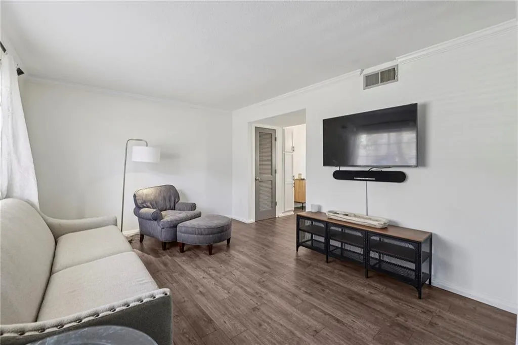6940 Roswell Road Unit A21, Atlanta, Georgia 30328, 2 Bedrooms Bedrooms, ,1 BathroomBathrooms,Residential,For Sale,6940 Roswell Road Unit A21,7705972