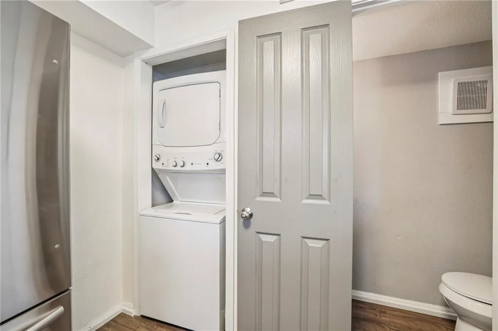 6940 Roswell Road Unit A21, Atlanta, Georgia 30328, 2 Bedrooms Bedrooms, ,1 BathroomBathrooms,Residential,For Sale,6940 Roswell Road Unit A21,7705972