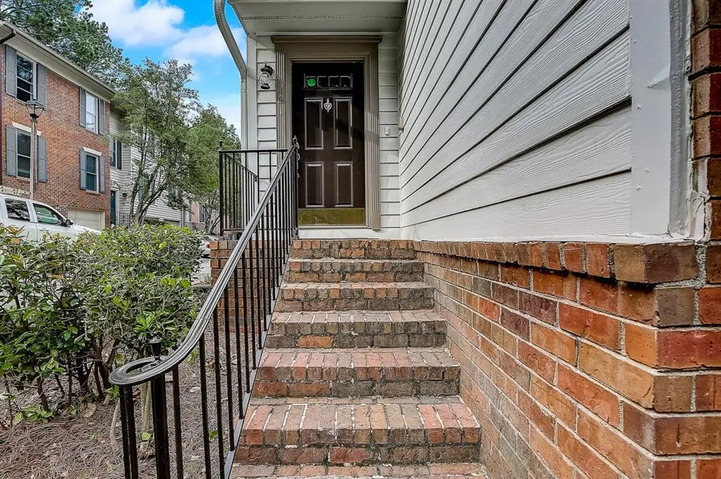 701 Brandywine Circle, Sandy Springs, Georgia 30350, 3 Bedrooms Bedrooms, ,2 BathroomsBathrooms,Residential,Sold,701 Brandywine Circle,6730186