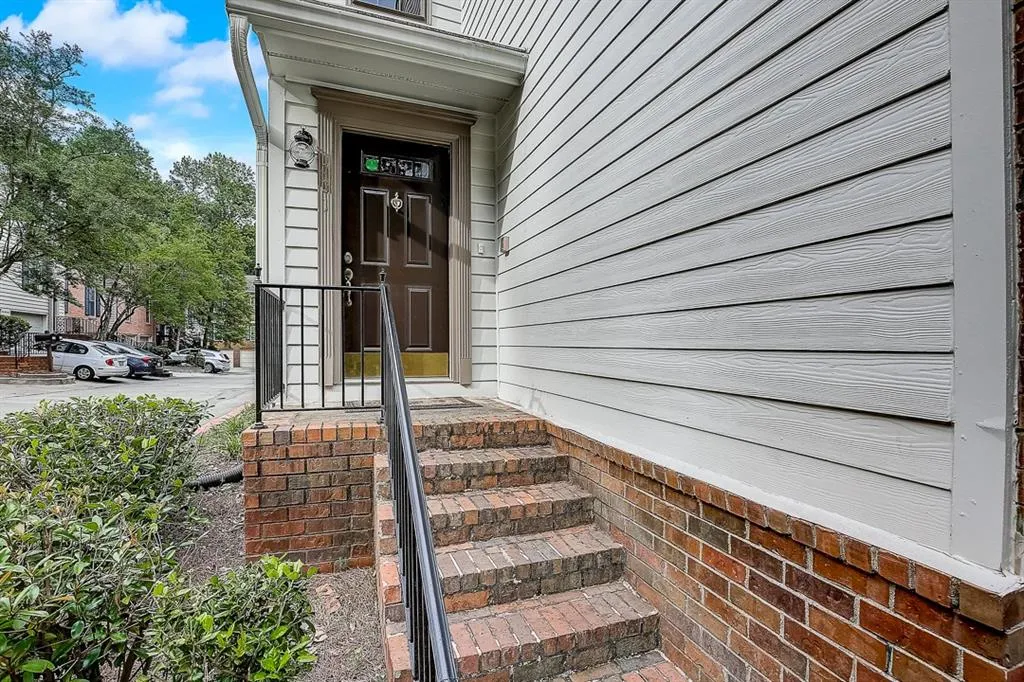 701 Brandywine Circle, Sandy Springs, Georgia 30350, 3 Bedrooms Bedrooms, ,2 BathroomsBathrooms,Residential,Sold,701 Brandywine Circle,6730186