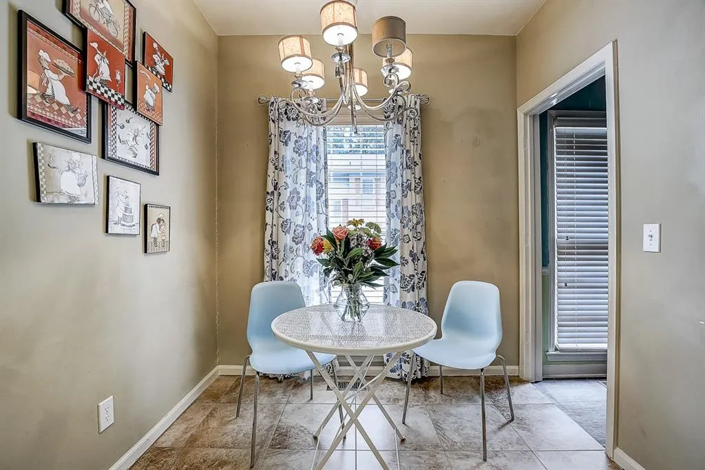 701 Brandywine Circle, Sandy Springs, Georgia 30350, 3 Bedrooms Bedrooms, ,2 BathroomsBathrooms,Residential,Sold,701 Brandywine Circle,6730186