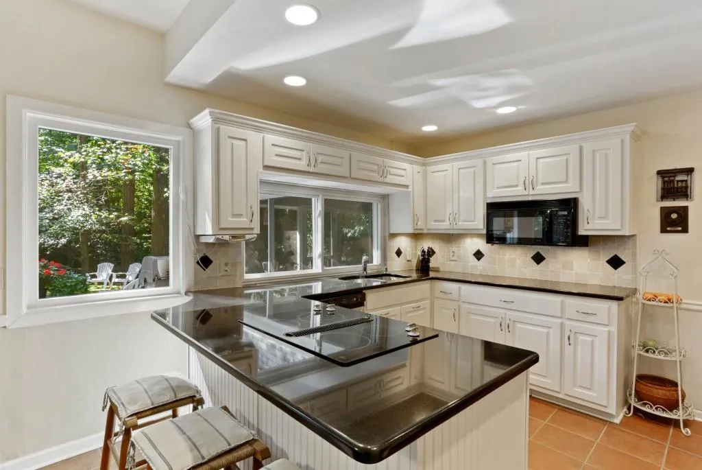 330 Seamarsh Court, Sandy Springs, Georgia 30328, 4 Bedrooms Bedrooms, ,3 BathroomsBathrooms,Residential,Sold,330 Seamarsh Court,6959249