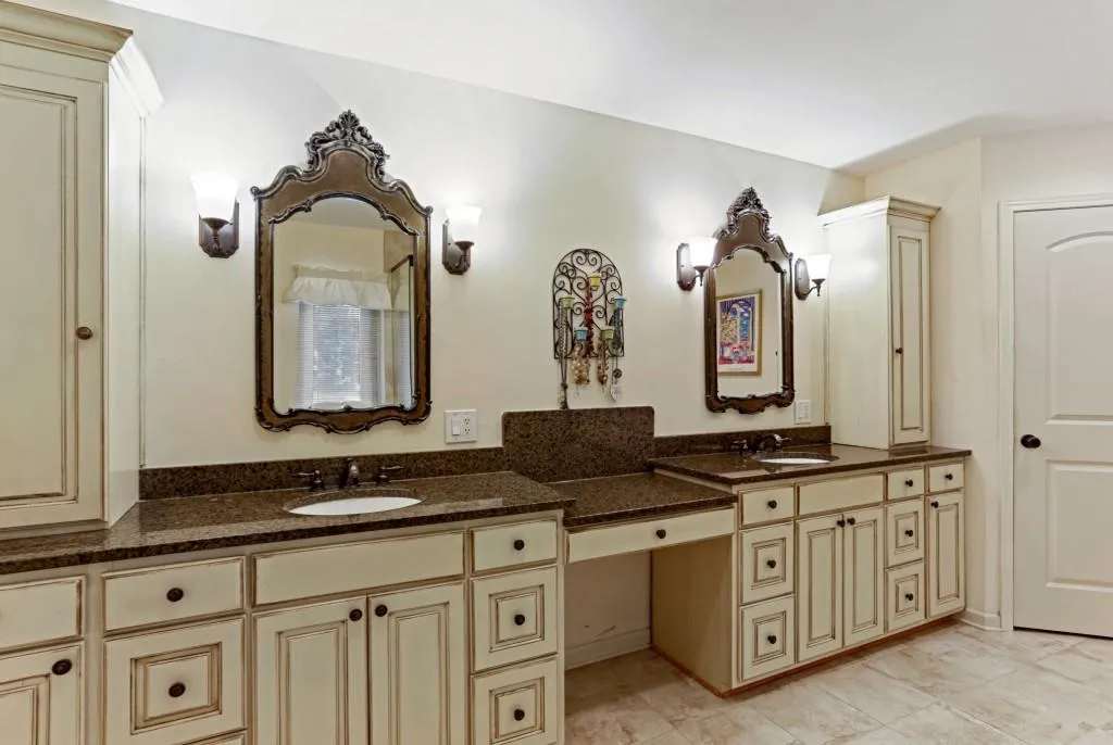 330 Seamarsh Court, Sandy Springs, Georgia 30328, 4 Bedrooms Bedrooms, ,3 BathroomsBathrooms,Residential,Sold,330 Seamarsh Court,6959249