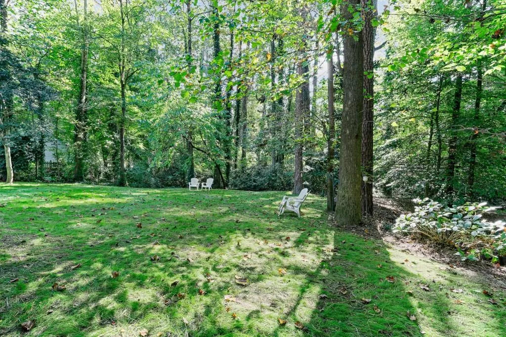 330 Seamarsh Court, Sandy Springs, Georgia 30328, 4 Bedrooms Bedrooms, ,3 BathroomsBathrooms,Residential,Sold,330 Seamarsh Court,6959249
