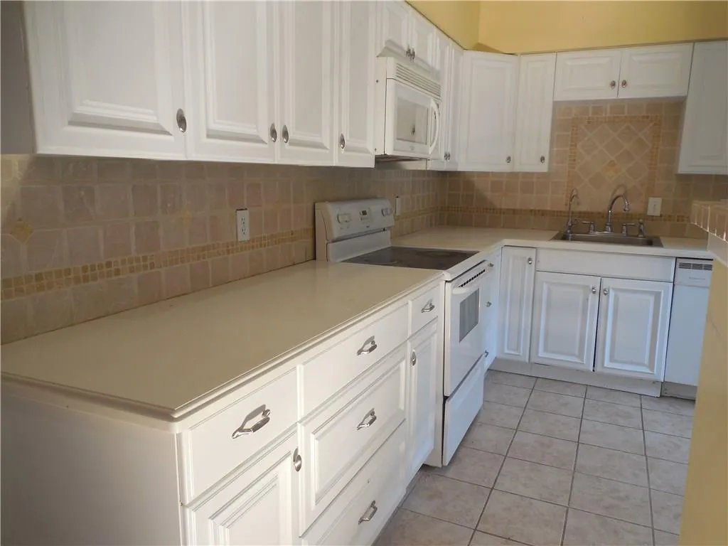 504 Brandywine Circle Unit 504, Sandy Springs, Georgia 30350, 3 Bedrooms Bedrooms, ,2 BathroomsBathrooms,Residential,Sold,504 Brandywine Circle Unit 504,5826076