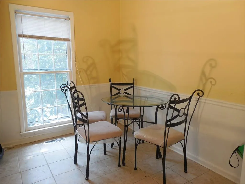 504 Brandywine Circle Unit 504, Sandy Springs, Georgia 30350, 3 Bedrooms Bedrooms, ,2 BathroomsBathrooms,Residential,Sold,504 Brandywine Circle Unit 504,5826076