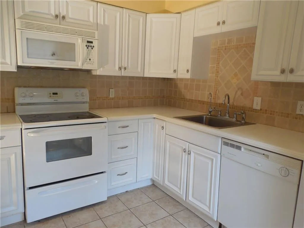 504 Brandywine Circle Unit 504, Sandy Springs, Georgia 30350, 3 Bedrooms Bedrooms, ,2 BathroomsBathrooms,Residential,Sold,504 Brandywine Circle Unit 504,5826076