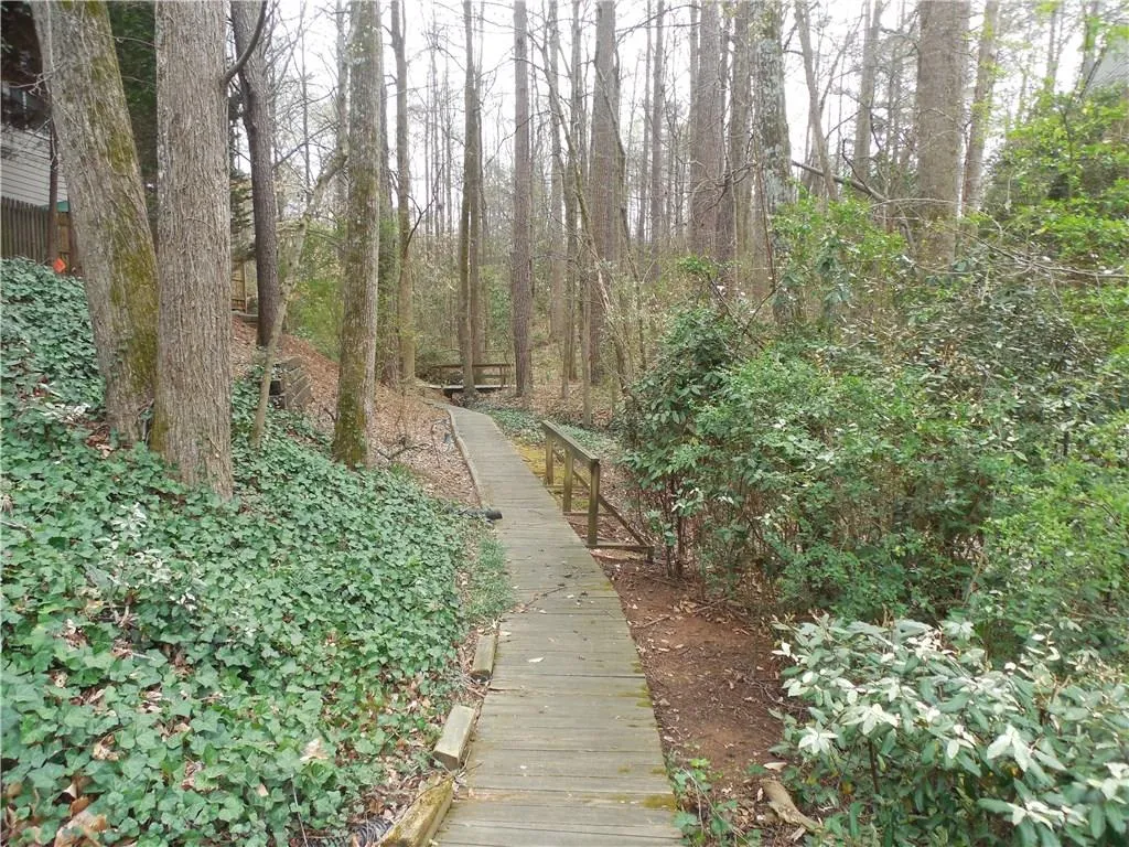 504 Brandywine Circle Unit 504, Sandy Springs, Georgia 30350, 3 Bedrooms Bedrooms, ,2 BathroomsBathrooms,Residential,Sold,504 Brandywine Circle Unit 504,5826076
