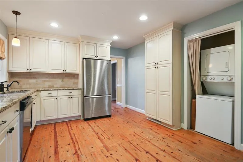 444 Hilderbrand Drive, Sandy Springs, Georgia 30328, 2 Bedrooms Bedrooms, ,1 BathroomBathrooms,Residential,Sold,444 Hilderbrand Drive,6611243