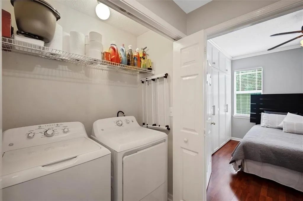 5559 Glenridge Drive Unit 1307, Atlanta, Georgia 30342, 1 Bedroom Bedrooms, ,1 BathroomBathrooms,Residential,Sold,5559 Glenridge Drive Unit 1307,7422029