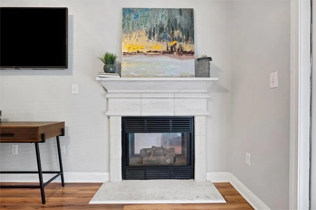 5559 Glenridge Drive Unit 1307, Atlanta, Georgia 30342, 1 Bedroom Bedrooms, ,1 BathroomBathrooms,Residential,Sold,5559 Glenridge Drive Unit 1307,7422029