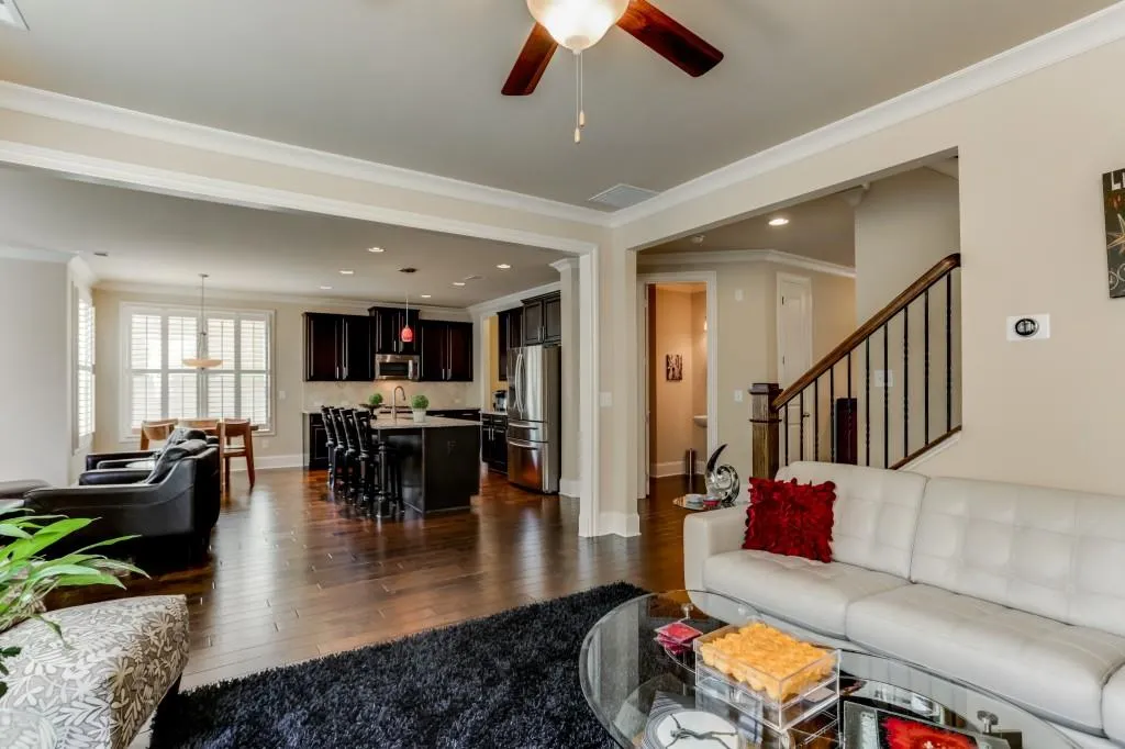 7695 Highland Bluff, Sandy Springs, Georgia 30328, 4 Bedrooms Bedrooms, ,3 BathroomsBathrooms,Residential,Sold,7695 Highland Bluff,6072272