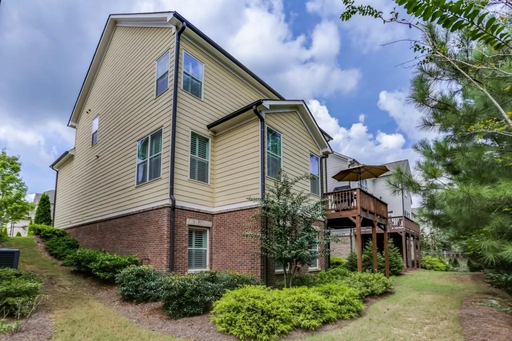 7695 Highland Bluff, Sandy Springs, Georgia 30328, 4 Bedrooms Bedrooms, ,3 BathroomsBathrooms,Residential,Sold,7695 Highland Bluff,6072272