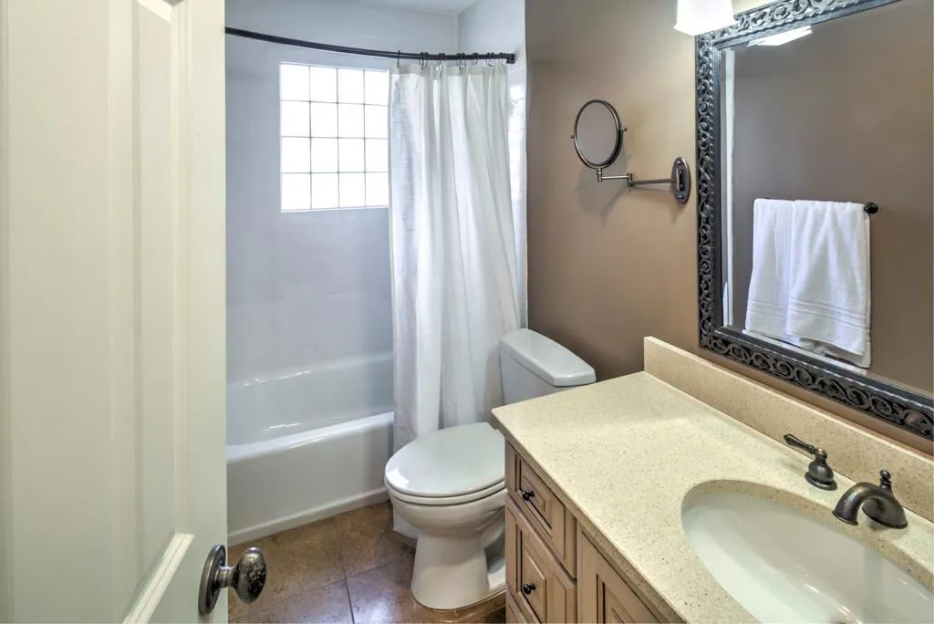 340 Thornwood Drive, Sandy Springs, Georgia 30328, 4 Bedrooms Bedrooms, ,3 BathroomsBathrooms,Residential,Sold,340 Thornwood Drive,5951735