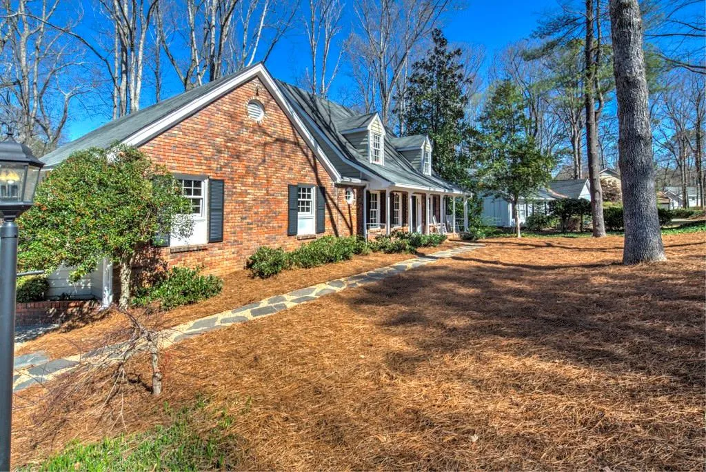 340 Thornwood Drive, Sandy Springs, Georgia 30328, 4 Bedrooms Bedrooms, ,3 BathroomsBathrooms,Residential,Sold,340 Thornwood Drive,5951735
