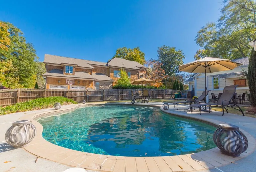 126 Hardeman Road, Sandy Springs, Georgia 30342, 3 Bedrooms Bedrooms, ,3 BathroomsBathrooms,Residential,Sold,126 Hardeman Road,6100565