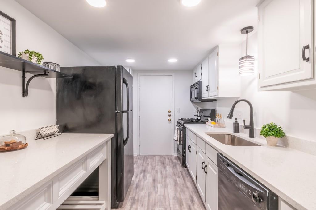 6851 Roswell Road Unit F-27, Sandy Springs, Georgia 30328, 2 Bedrooms Bedrooms, ,2 BathroomsBathrooms,Residential,Sold,6851 Roswell Road Unit F-27,7331604