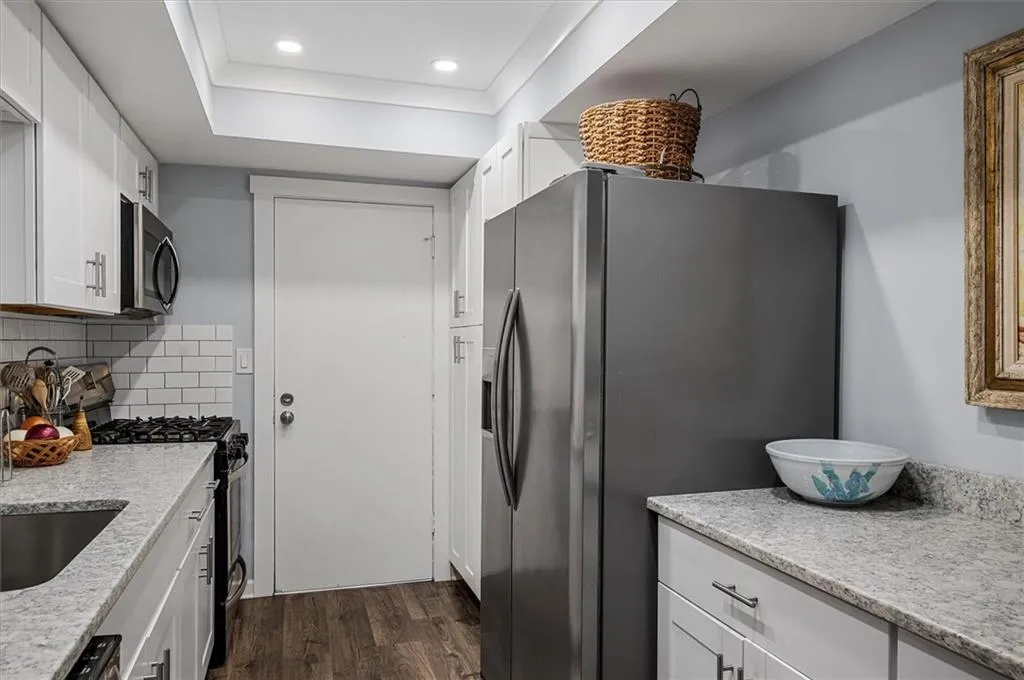 6851 Roswell Road Unit H13, Atlanta, Georgia 30328, 3 Bedrooms Bedrooms, ,2 BathroomsBathrooms,Residential,Sold,6851 Roswell Road Unit H13,7351472