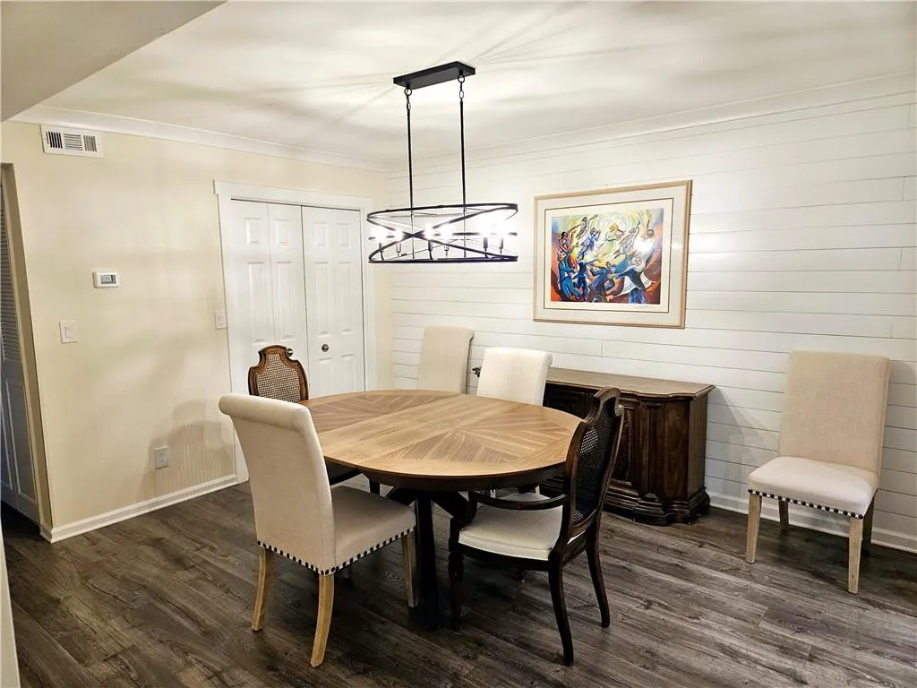 6851 Roswell Road Unit H13, Atlanta, Georgia 30328, 3 Bedrooms Bedrooms, ,2 BathroomsBathrooms,Residential,Sold,6851 Roswell Road Unit H13,7351472