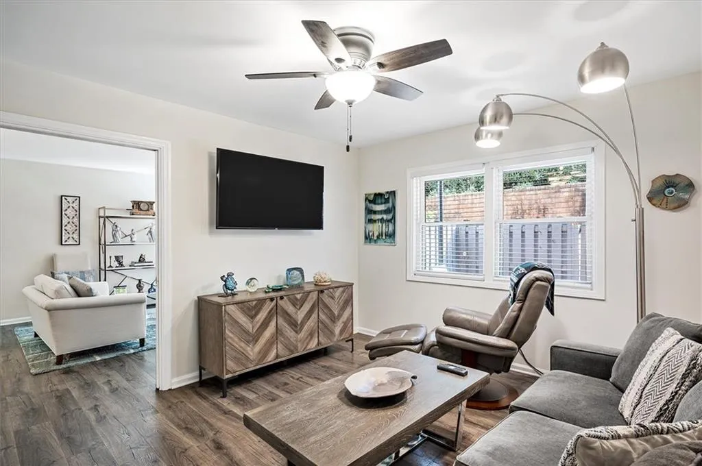 6851 Roswell Road Unit H13, Atlanta, Georgia 30328, 3 Bedrooms Bedrooms, ,2 BathroomsBathrooms,Residential,Sold,6851 Roswell Road Unit H13,7351472